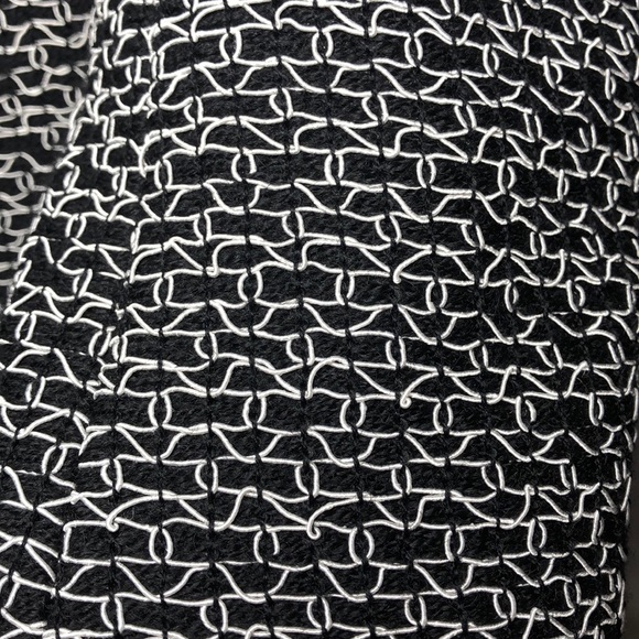 Chanel Boutique 98 Black/White Wool Jacket Blazer - Picture 5 of 8